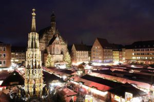 christkindlesmarkt-in-nuernberg-bayern-abendstimmung