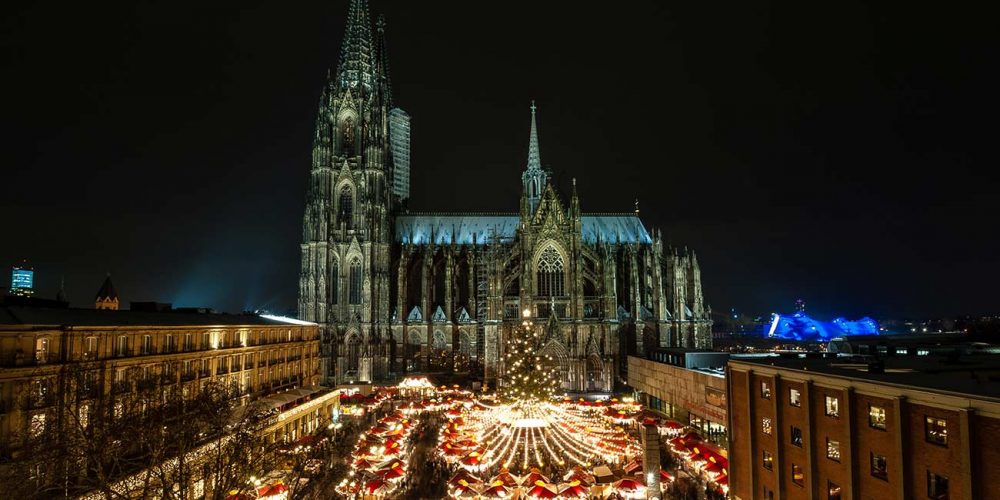 Weihnachtsmarkt auf dem Kölner Domplatz