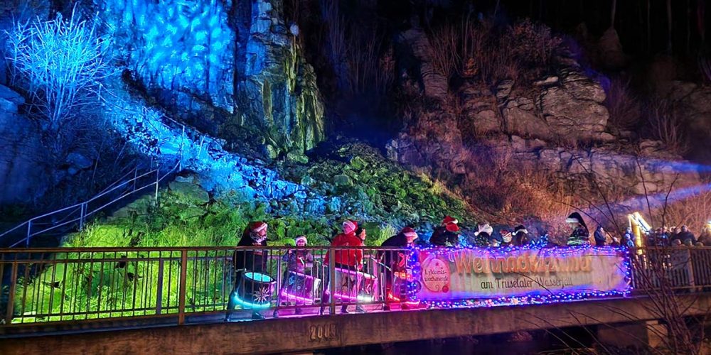 Weihnachtszauber am Trusetaler Wasserfall